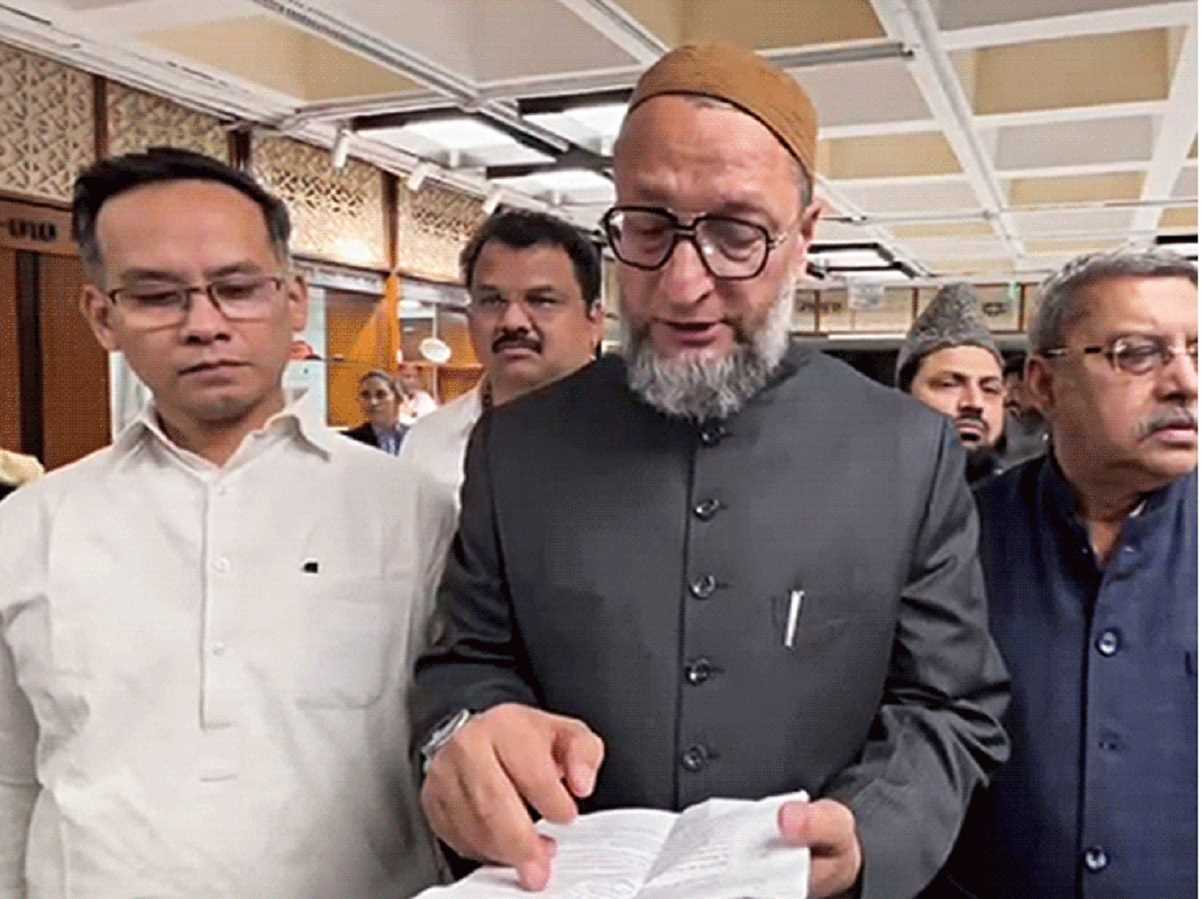 जेपीसी की बैठक की तारीख और एजेंडा बदलने पर खफा हुए विपक्षी सांसद जेपीसी की बैठक की तारीख और एजेंडा बदलने पर खफा हुए विपक्षी सांसद